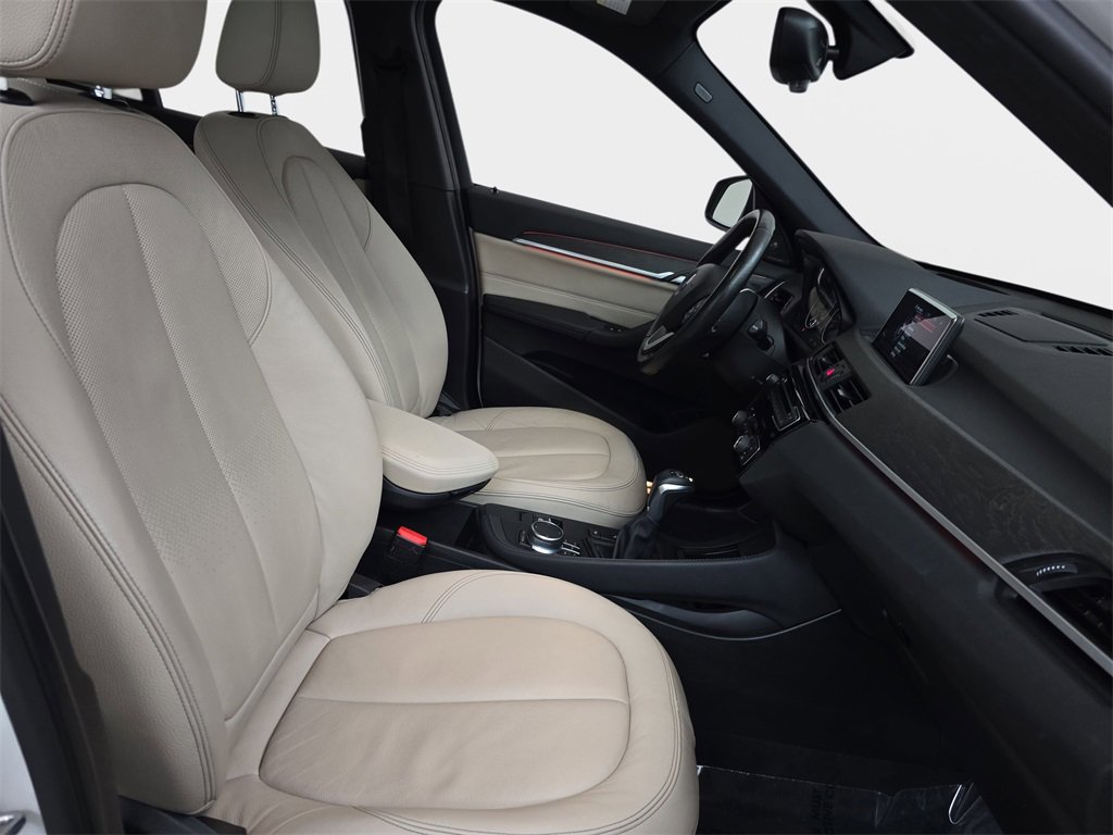 Used 2017 BMW X1 xDrive28i image 10
