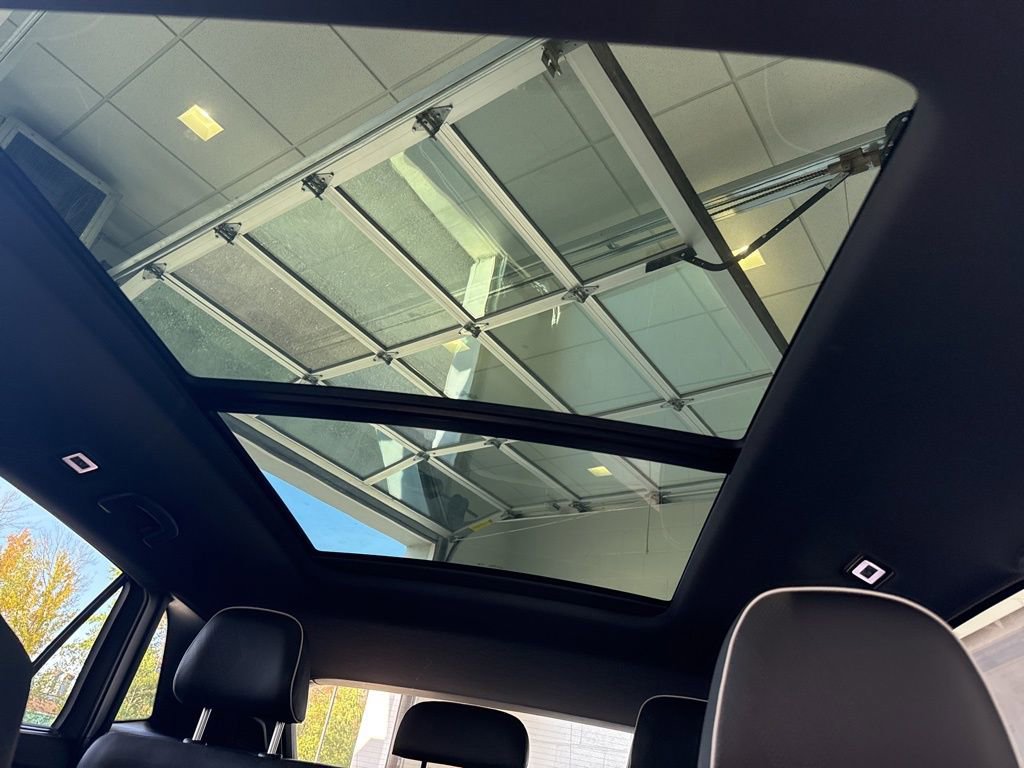 New 2026 Volkswagen Atlas Cross Sport SEL Premium R-Line image 24