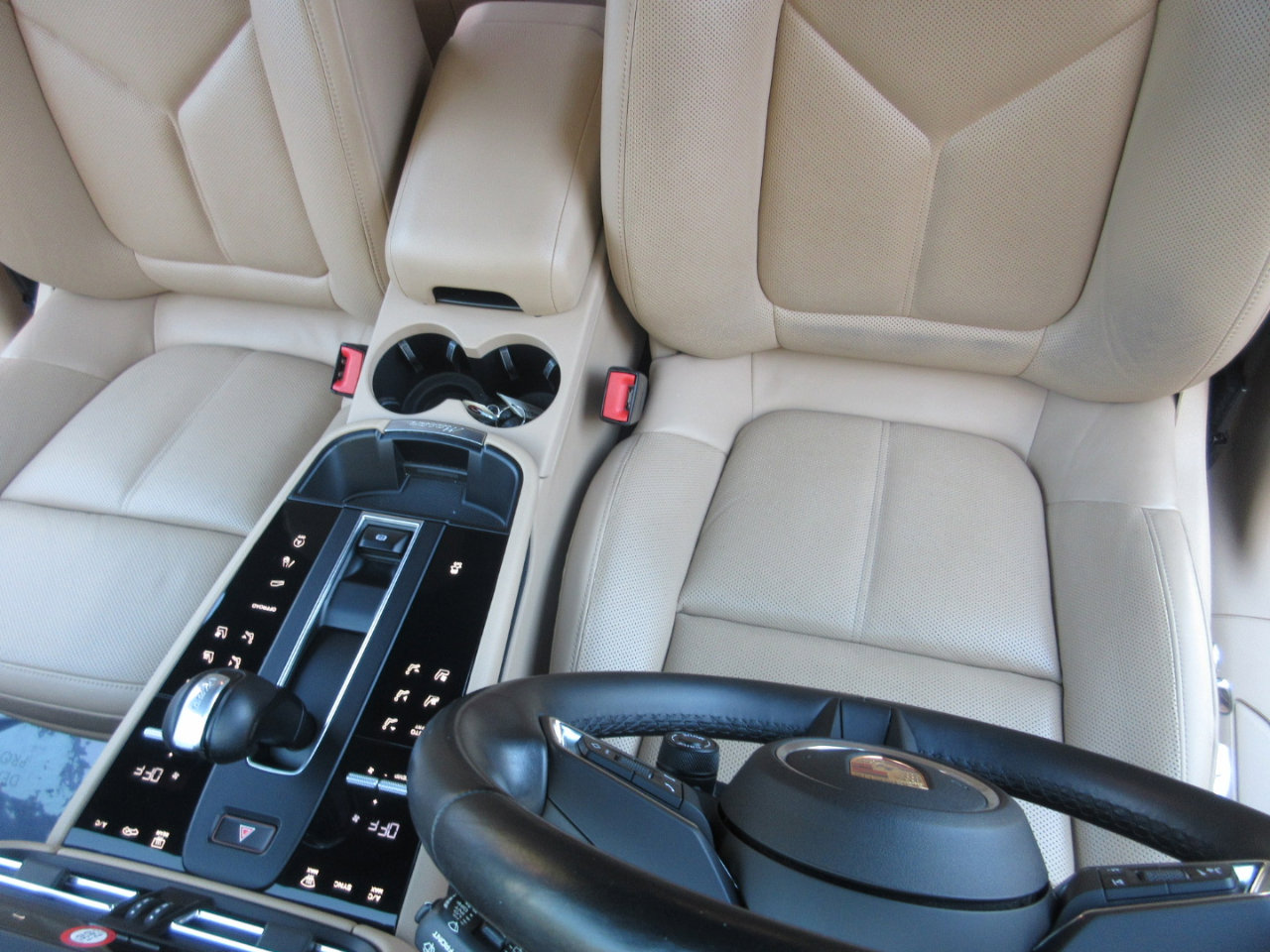 Used 2024 Porsche Macan image 14