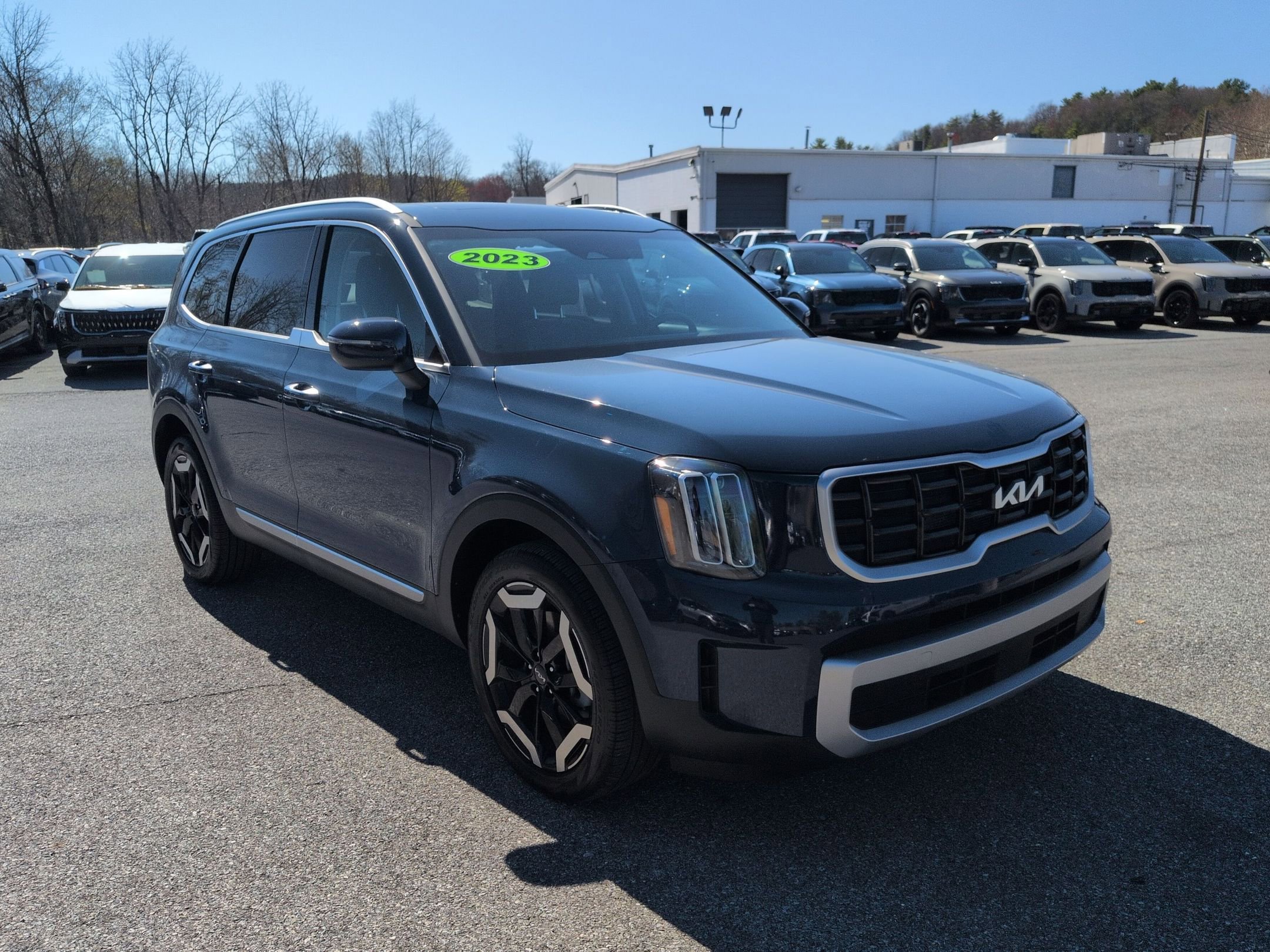 Certified 2023 Kia Telluride S w/ S Sunroof Package image 3