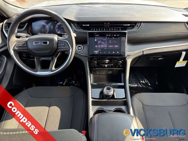 New 2025 Jeep Grand Cherokee Laredo w/ Luxury Tech Group I image 14