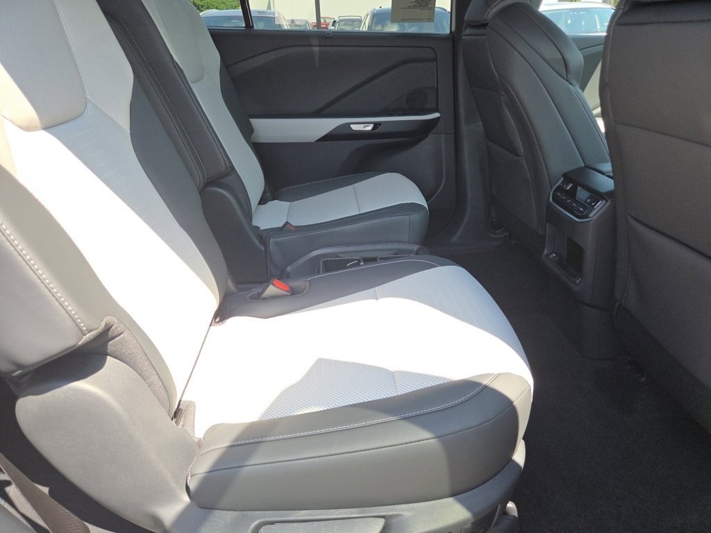 New 2025 Lexus TX 500h AWD image 5