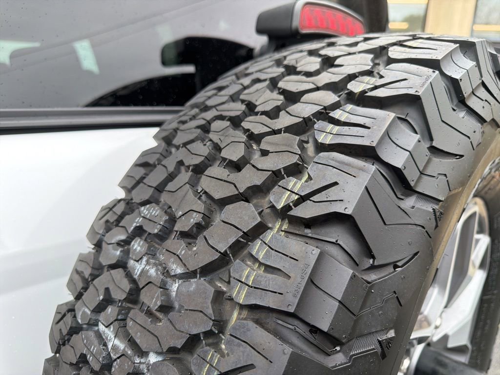 Used 2024 Ford Bronco Badlands image 8