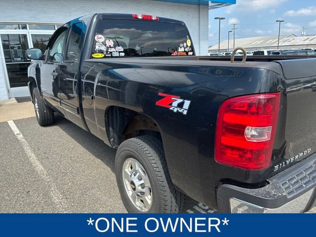 Used 2011 Chevrolet Silverado 2500 LT w/ Interior Plus Package AWD/4WD image 3