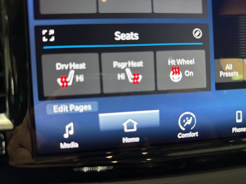 Used 2024 Chrysler Pacifica Touring-L FWD image 31
