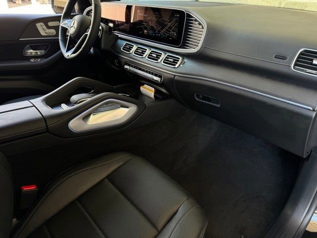 Used 2025 Mercedes-Benz GLS 450 4MATIC image 15