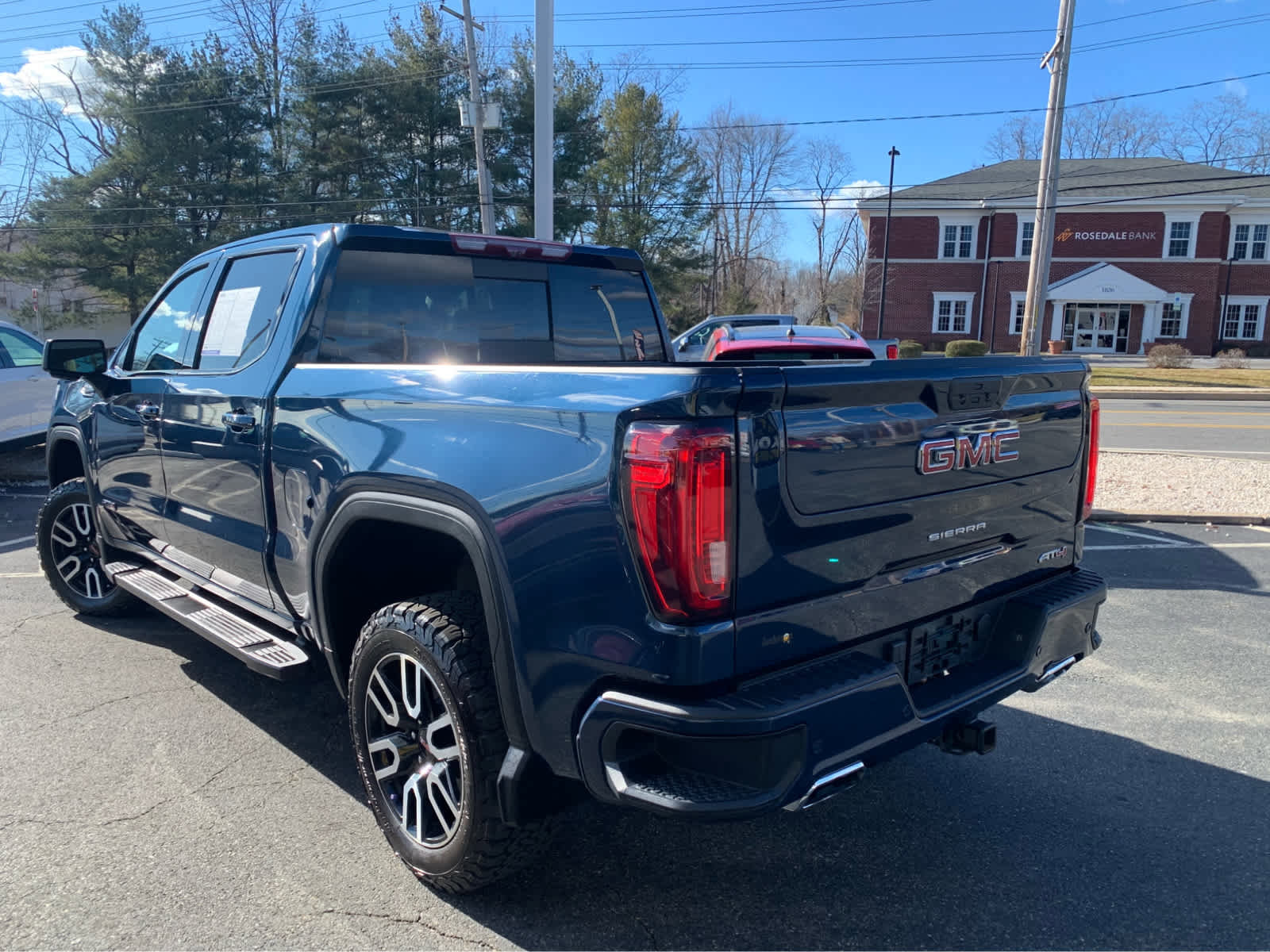 Used 2020 GMC Sierra 1500 AT4 w/ AT4 Premium Package image 4