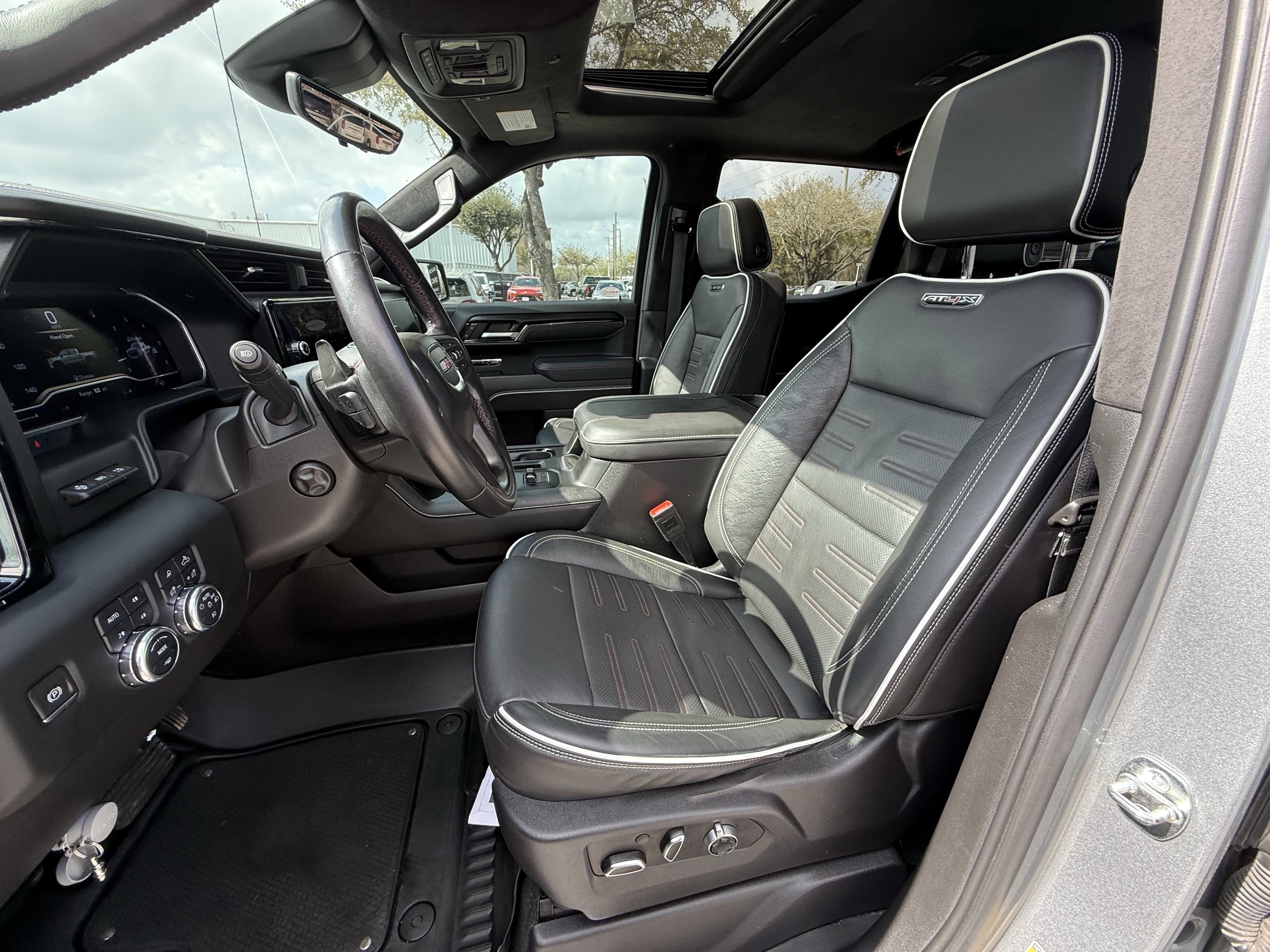 Used 2023 GMC Sierra 1500 AT4X image 27