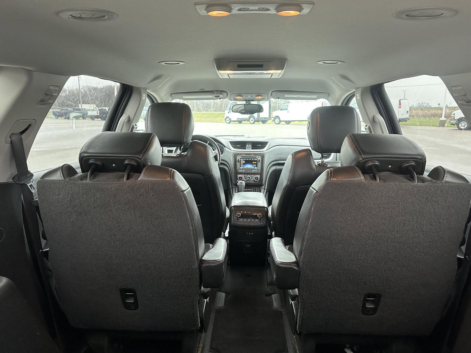 Used 2016 Chevrolet Traverse LT image 8