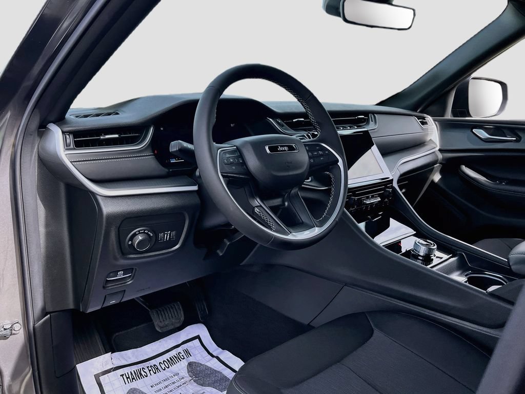 New 2026 Jeep Grand Cherokee 4WD image 9