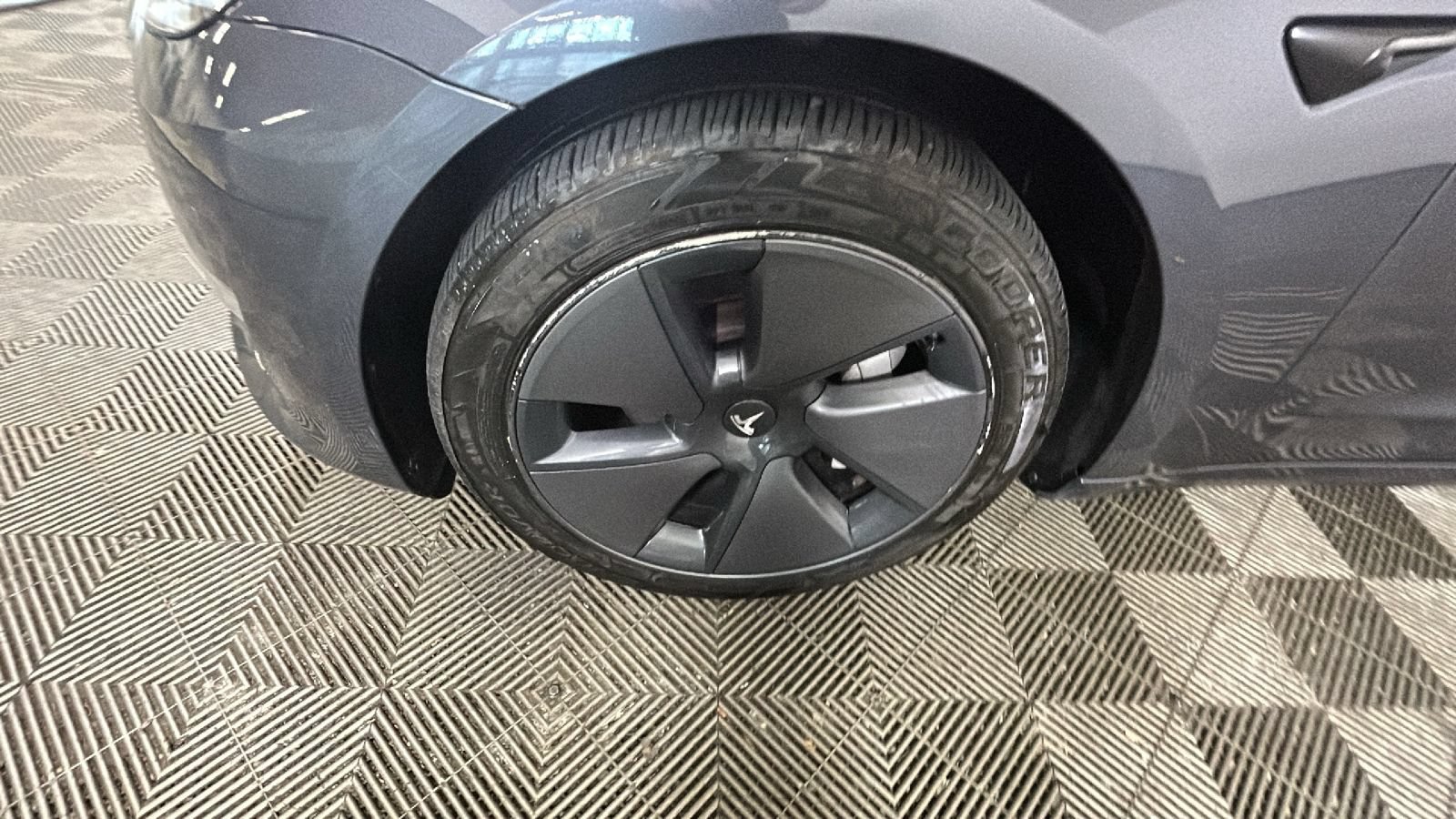 Used 2023 Tesla Model 3 Standard Range RWD image 9