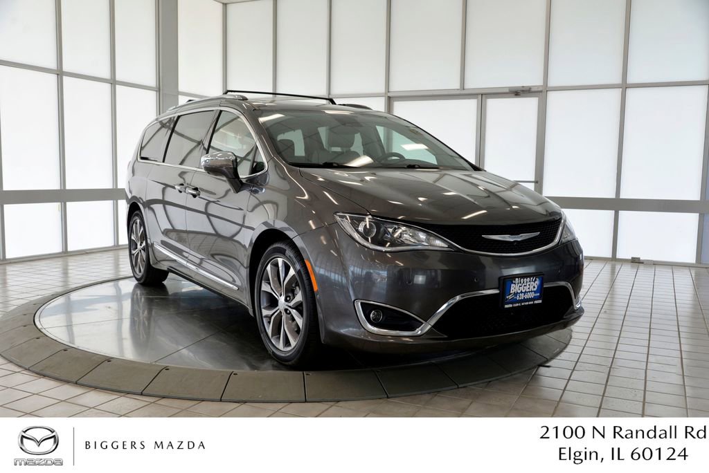 Used 2018 Chrysler Pacifica Limited w/ Tire & Wheel Group