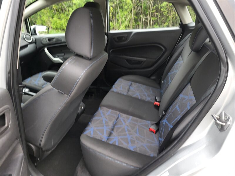 Used 2013 Ford Fiesta SE FWD image 13