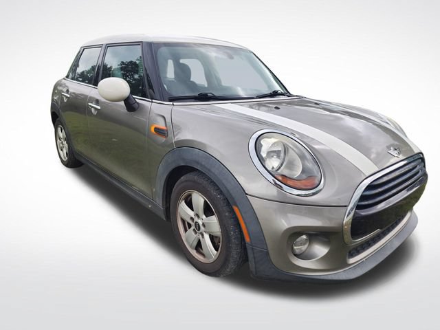 Used 2017 MINI Cooper 4-Door Hardtop FWD image 5