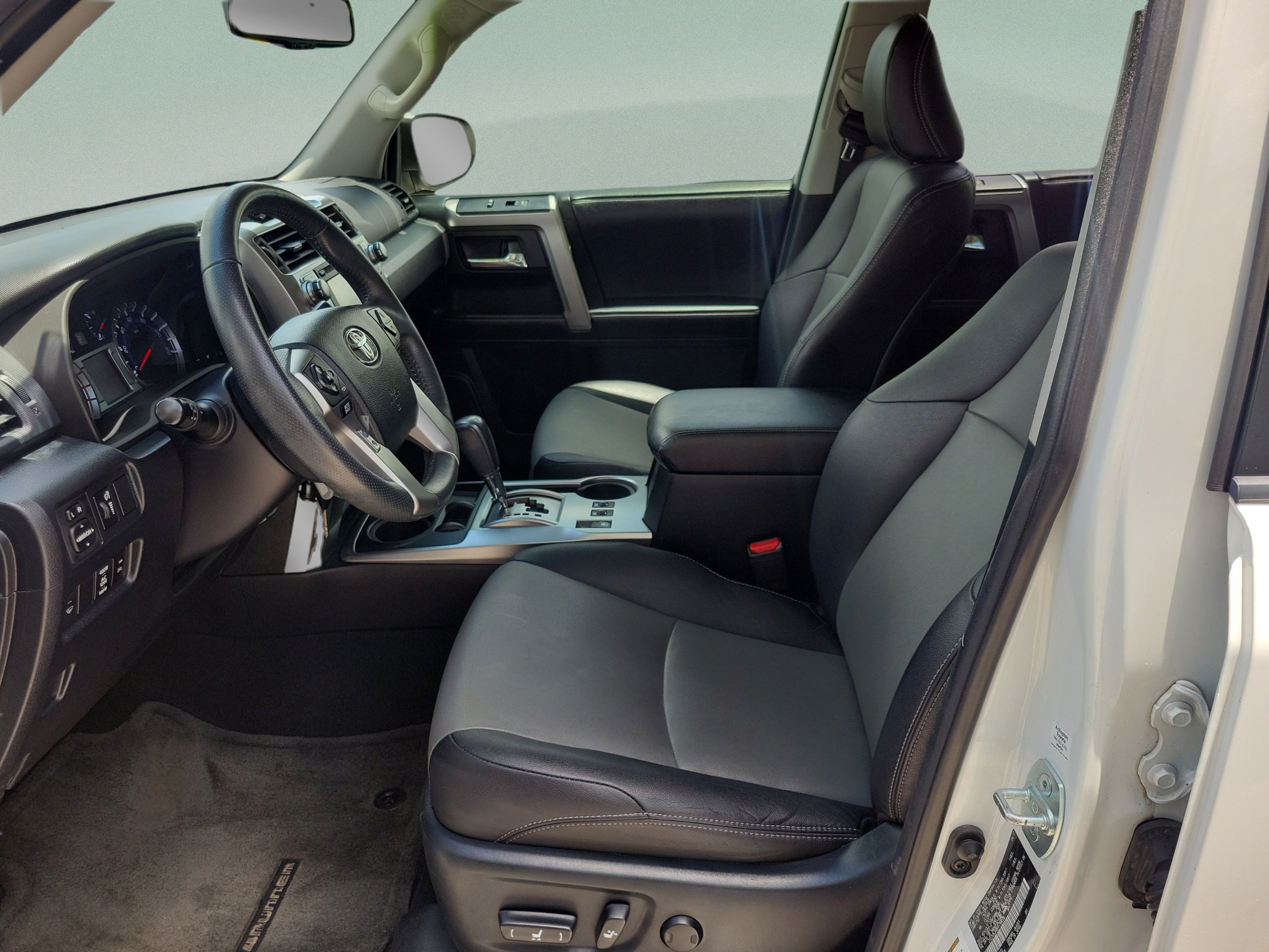 Used 2017 Toyota 4Runner SR5 Premium RWD image 17