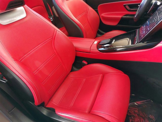 Used 2022 Mercedes-Benz SL 63 AMG 4MATIC w/ Driver Assistance Package image 10