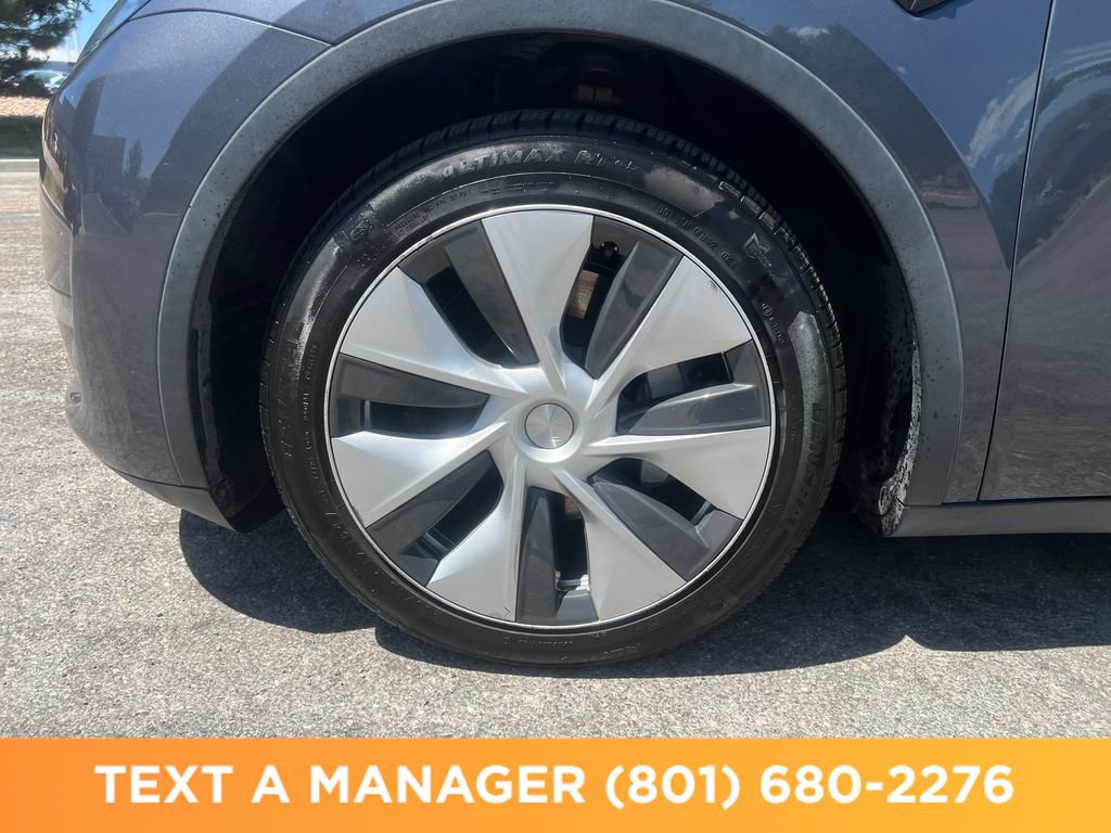 Used 2023 Tesla Model Y Long Range AWD/4WD image 23