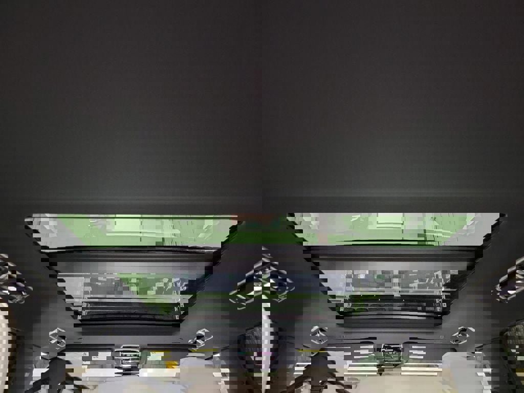 New 2026 Land Rover Range Rover SE image 27