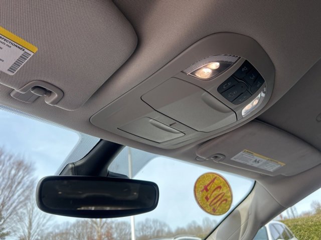 Used 2024 Chrysler Pacifica Touring-L image 28