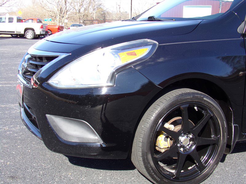 Used 2016 Nissan Versa S image 3