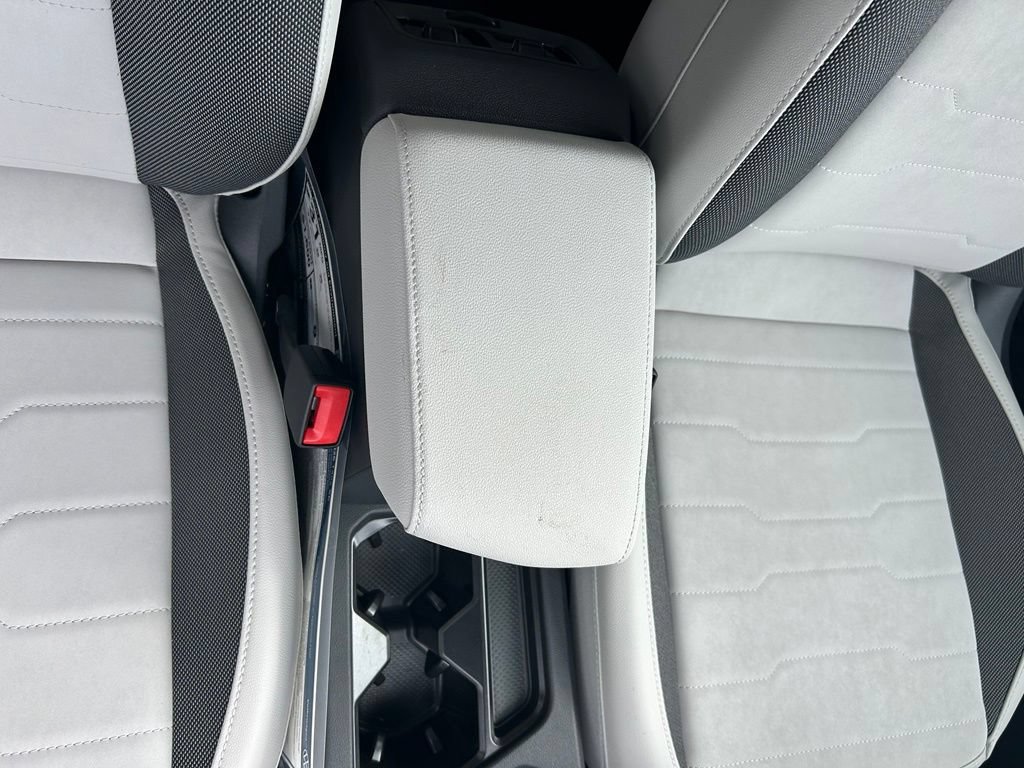 New 2026 Volkswagen Taos SE FWD image 32