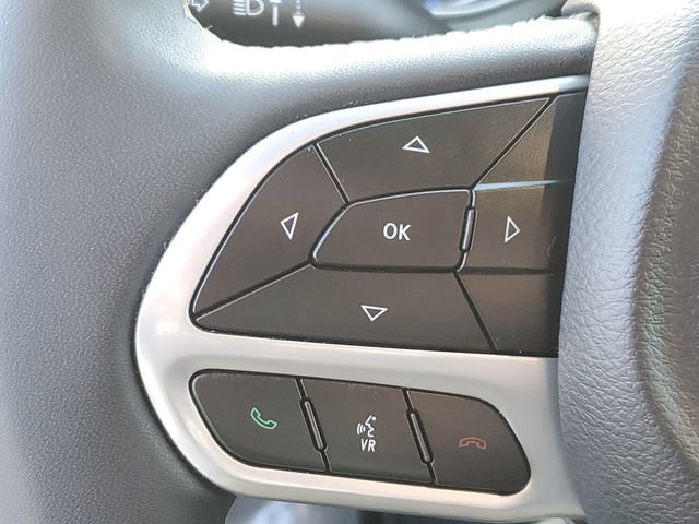 Used 2024 Chrysler Pacifica Touring-L image 17