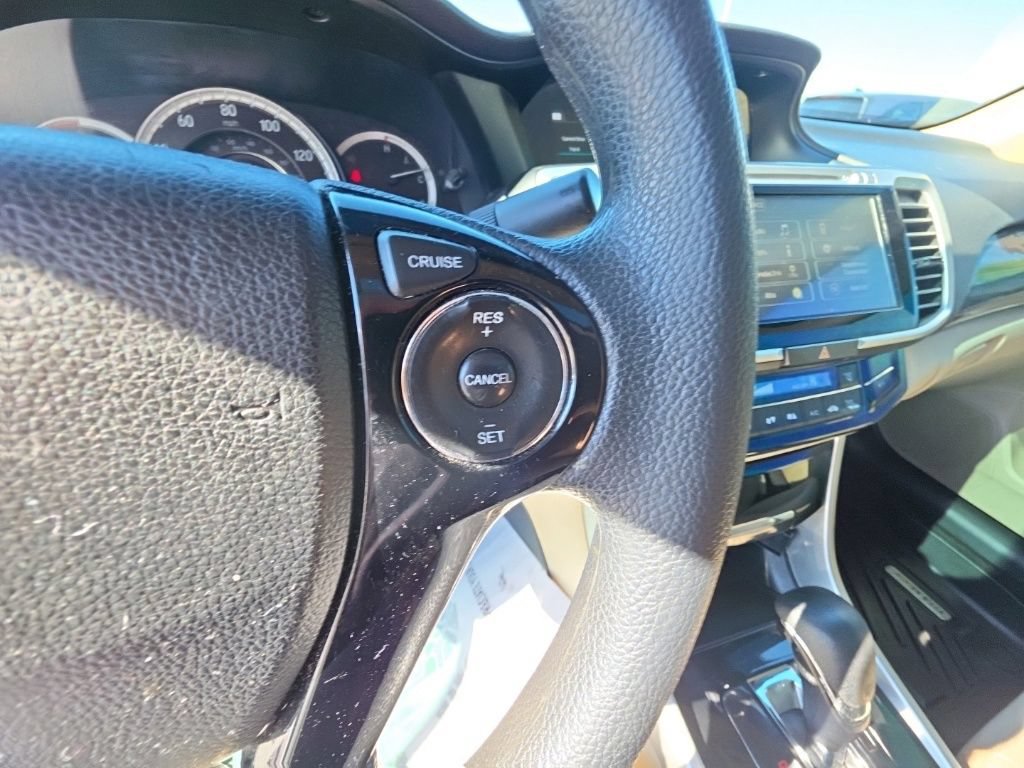 Used 2016 Honda Accord EX image 18