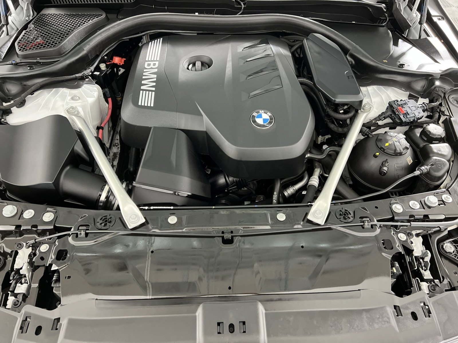 Used 2025 BMW 530i xDrive AWD/4WD image 28