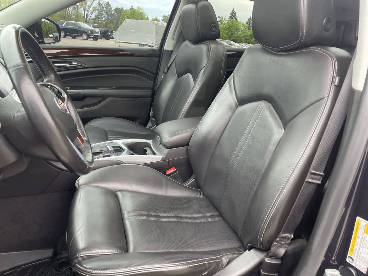 Used 2016 Cadillac SRX Luxury w/ Driver Awareness Package FWD image 12