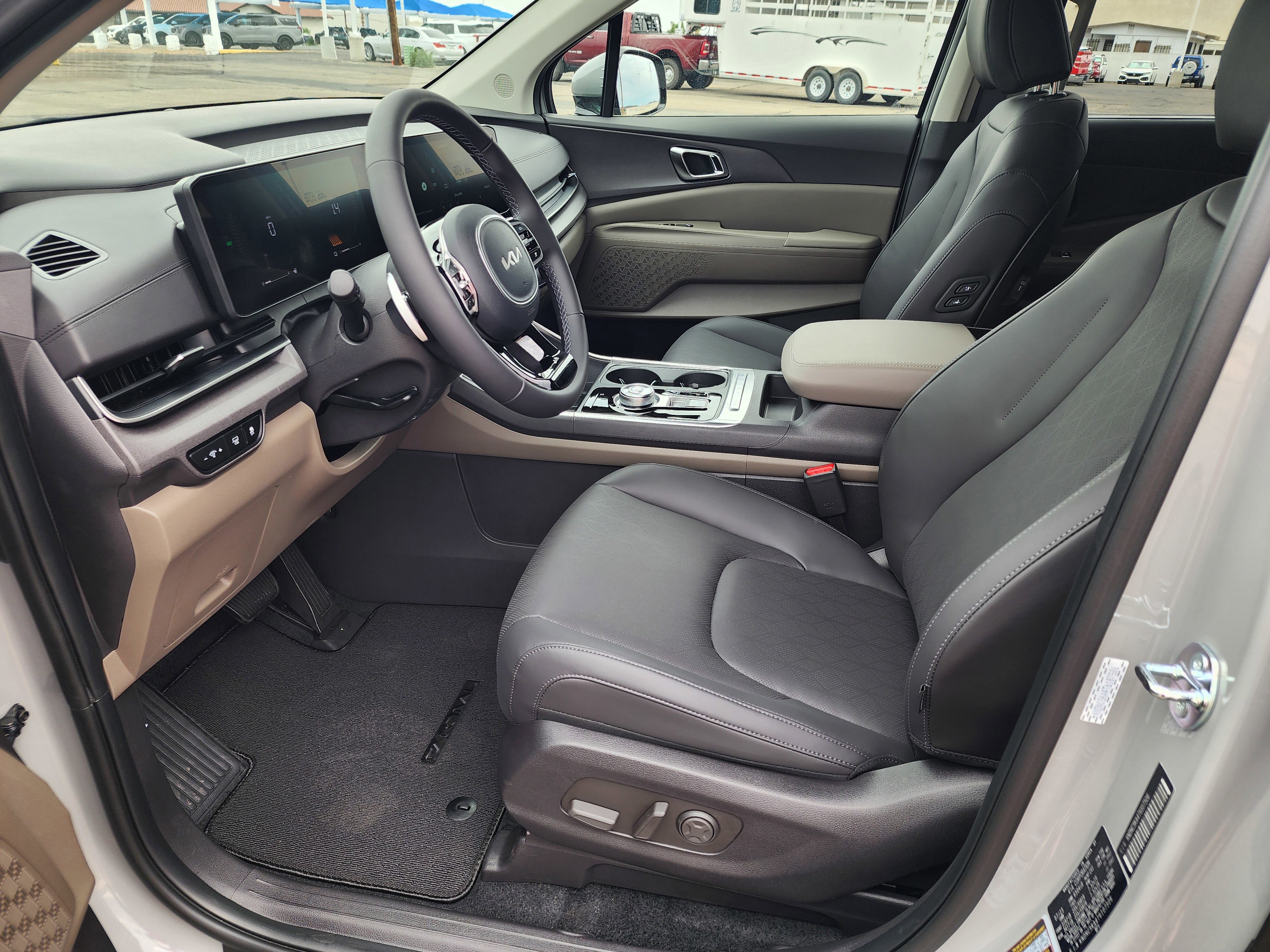 New 2026 Kia Carnival EX image 13