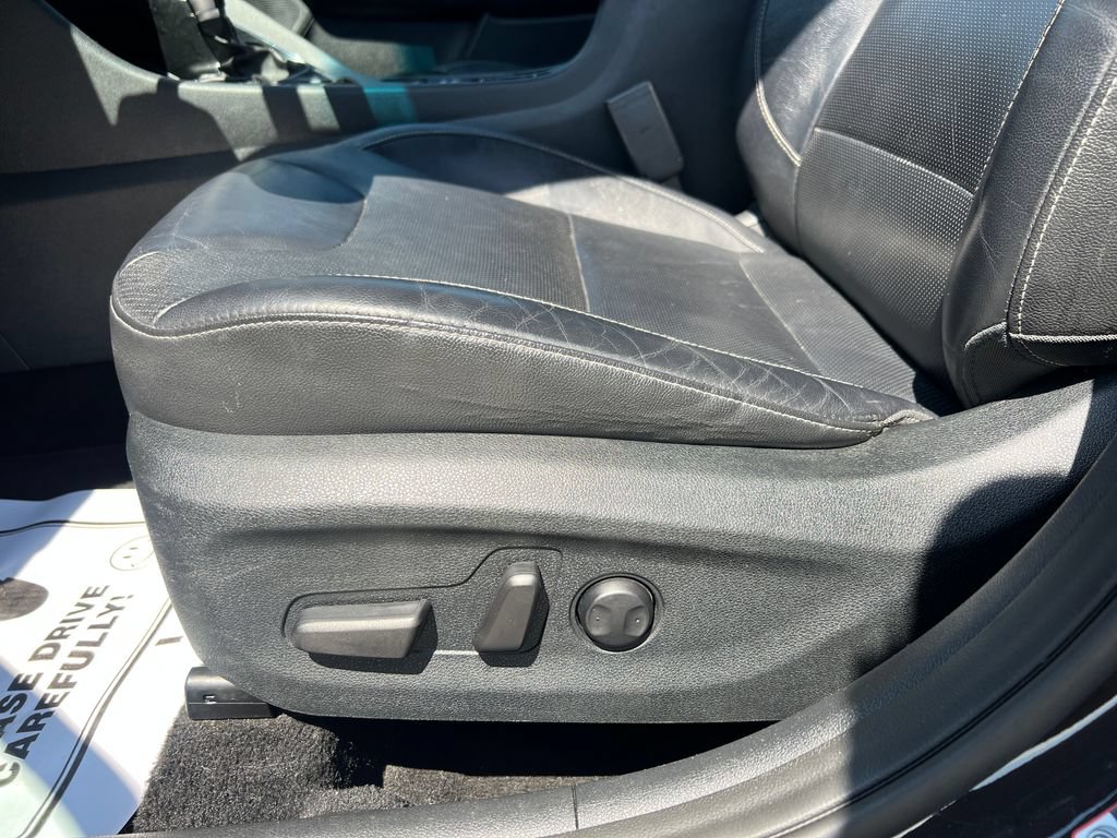Used 2017 Kia Niro Touring w/ Advanced Technology Package FWD image 10