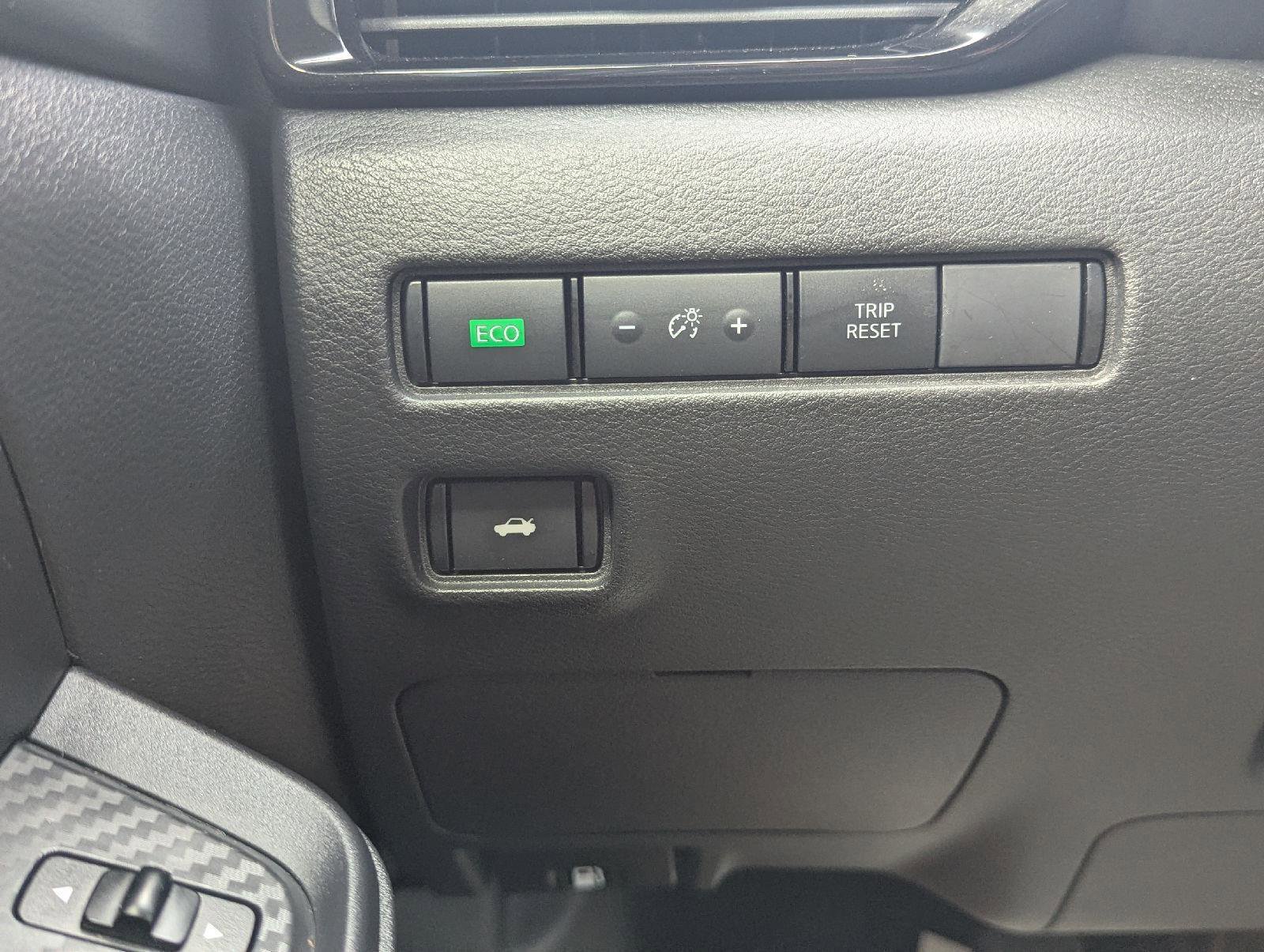 Used 2024 Nissan Sentra SV FWD image 24