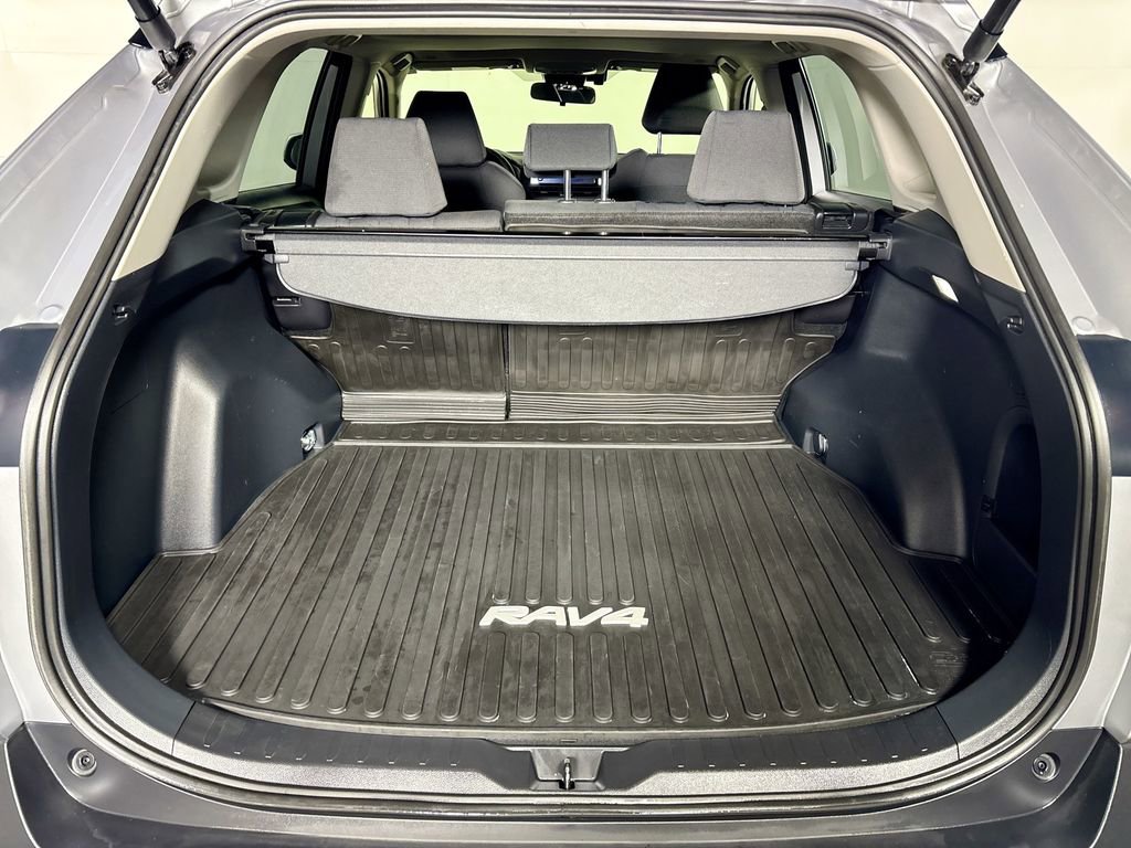 Used 2024 Toyota RAV4 XLE image 21