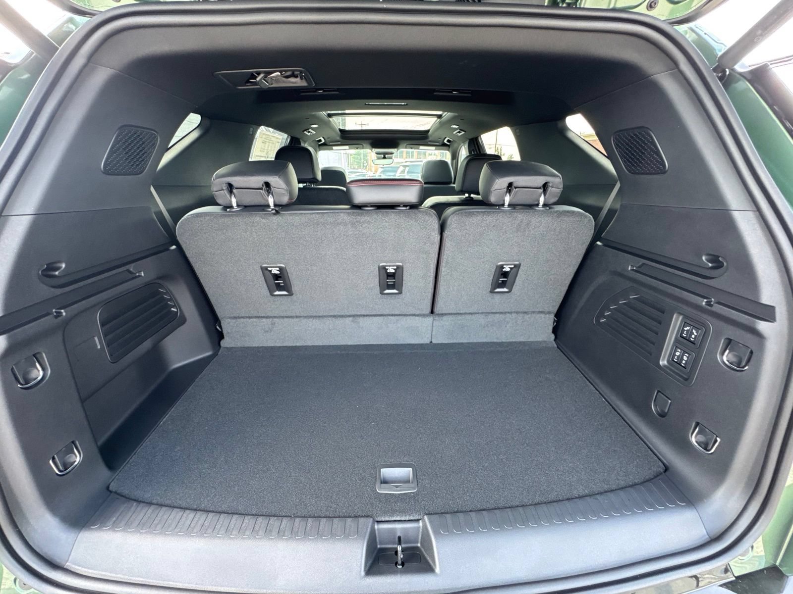 New 2027 Chevrolet Traverse RS AWD/4WD image 29