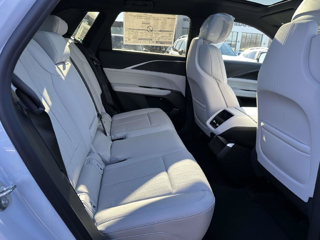 New 2026 Cadillac Lyriq Luxury RWD image 36