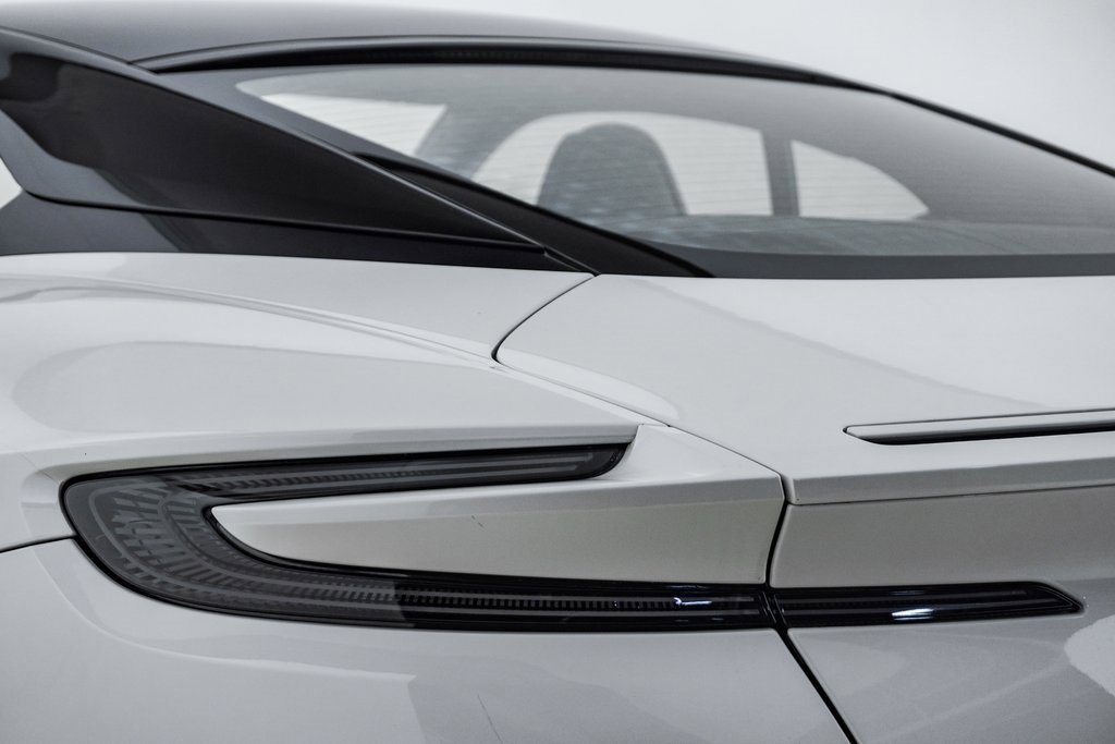 Used 2024 Aston Martin DB12 Coupe image 21