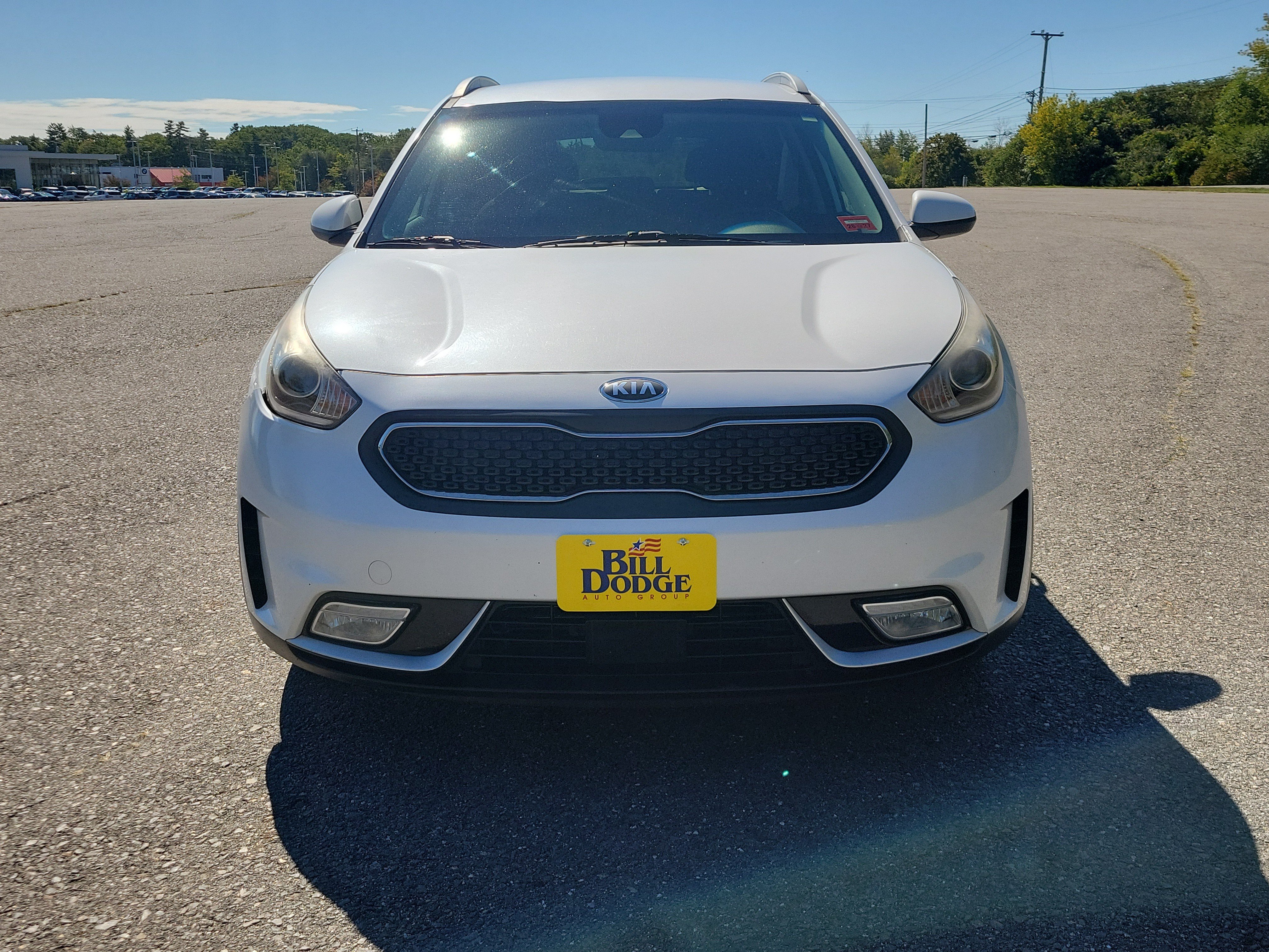 Used 2018 Kia Niro LX FWD image 2