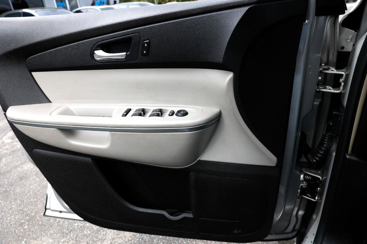 Used 2007 GMC Acadia SLE w/ Convenience Package image 40