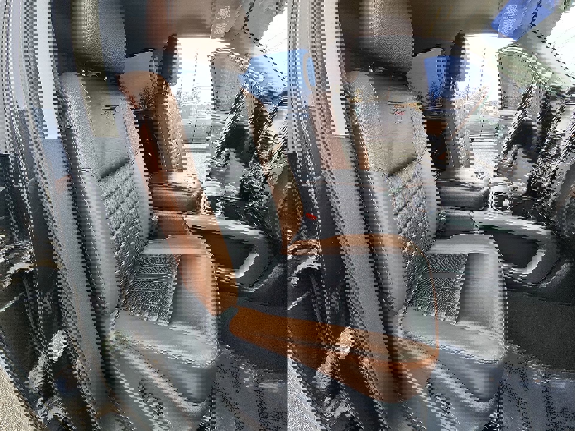 Used 2019 Nissan Titan Platinum Reserve image 25