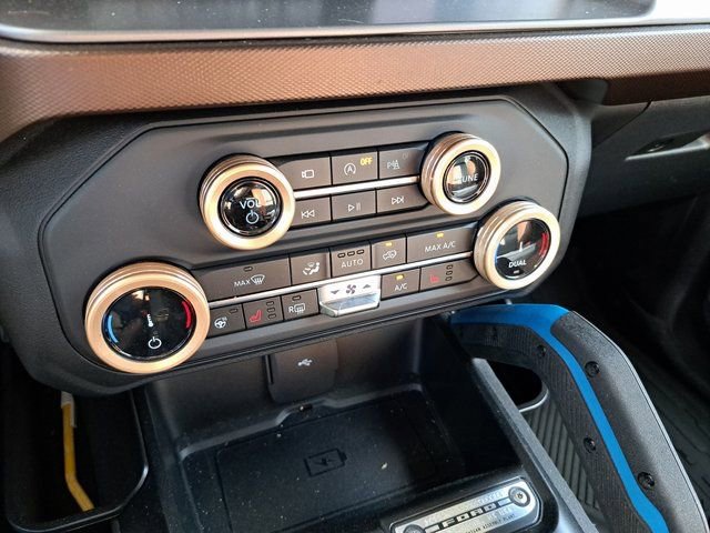 Used 2022 Ford Bronco Outer Banks image 15