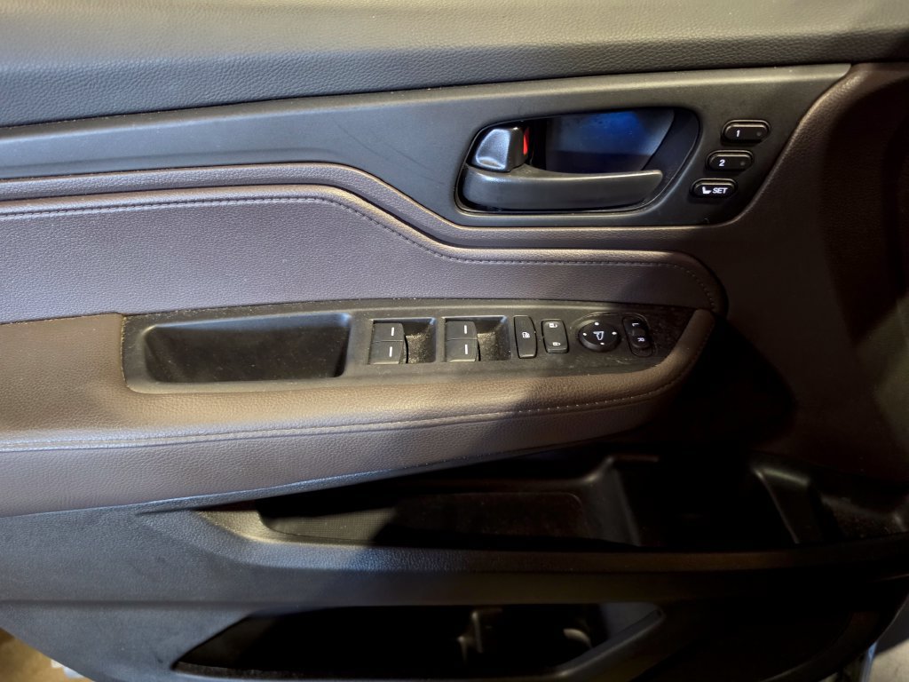 Used 2023 Honda Odyssey EX-L image 5