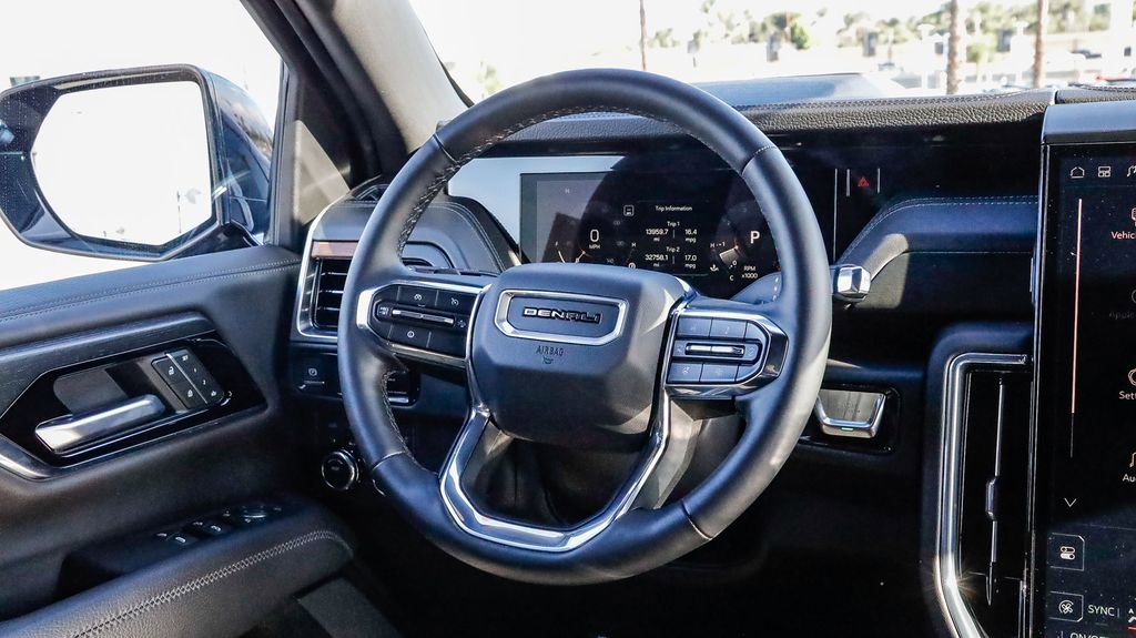 Used 2025 GMC Yukon Denali AWD/4WD image 17