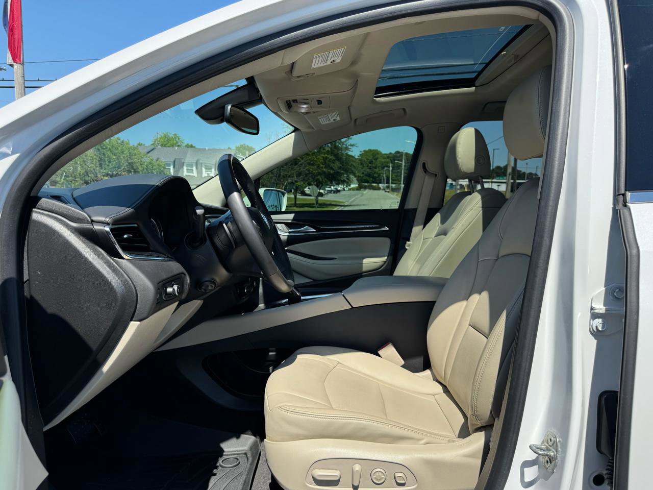 Used 2020 Buick Enclave Premium w/ Sun and Sites Package FWD image 15