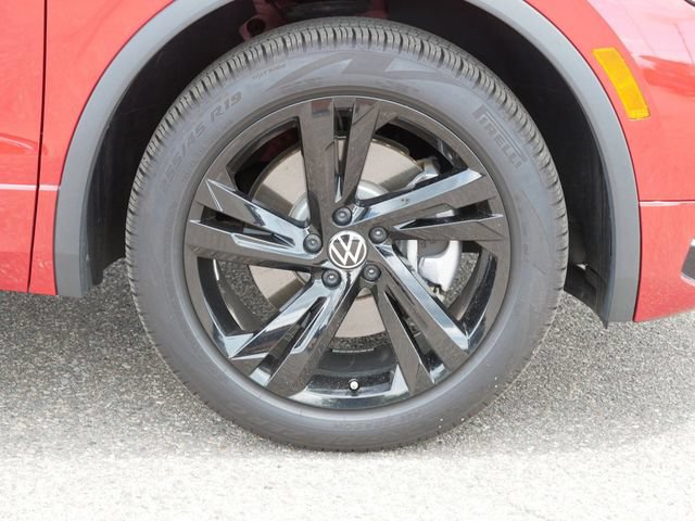 Certified 2024 Volkswagen Tiguan SE R-Line AWD/4WD image 9