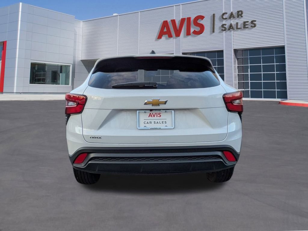 Used 2025 Chevrolet Trax LS image 7