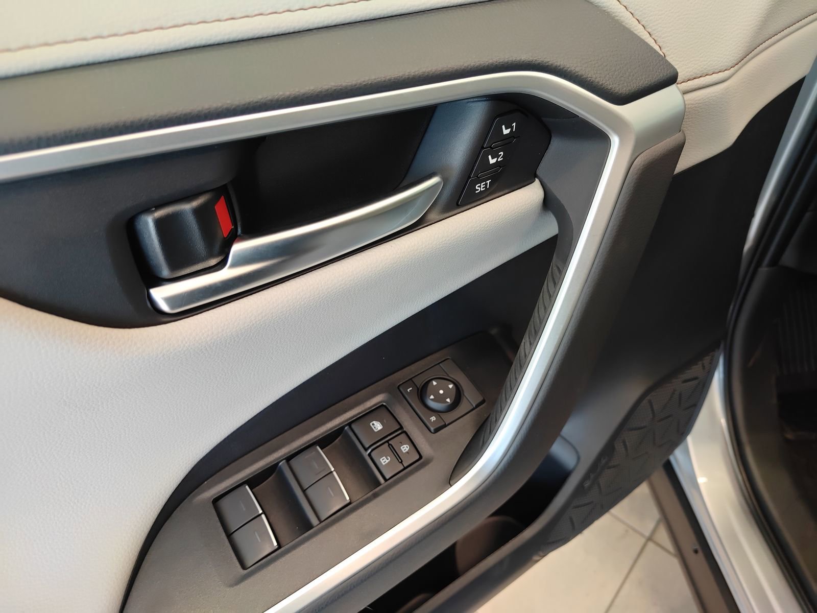 New 2025 Toyota RAV4 Limited w/ Weather Package image 9