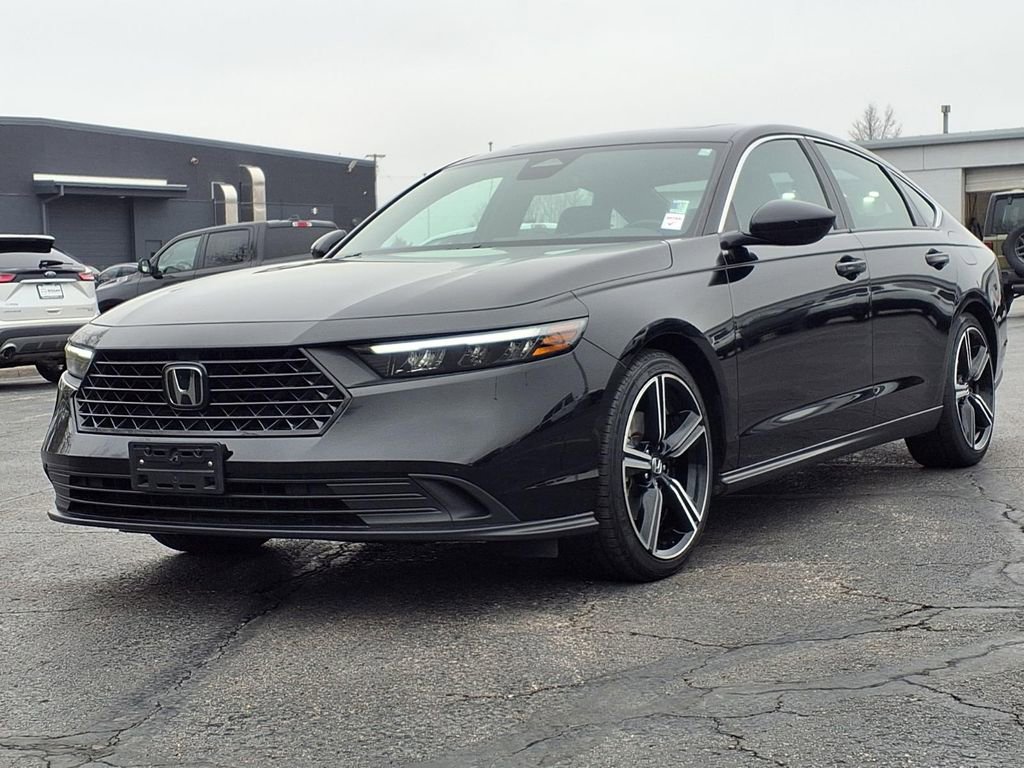 Used 2024 Honda Accord Sport image 2