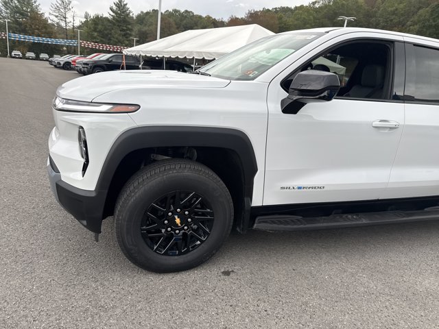 New 2026 Chevrolet Silverado EV LT AWD/4WD image 9