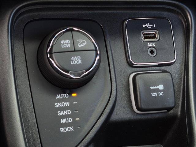 Used 2019 Jeep Compass Trailhawk AWD/4WD image 14