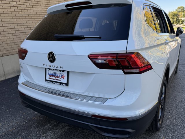 Used 2022 Volkswagen Tiguan SE FWD image 13